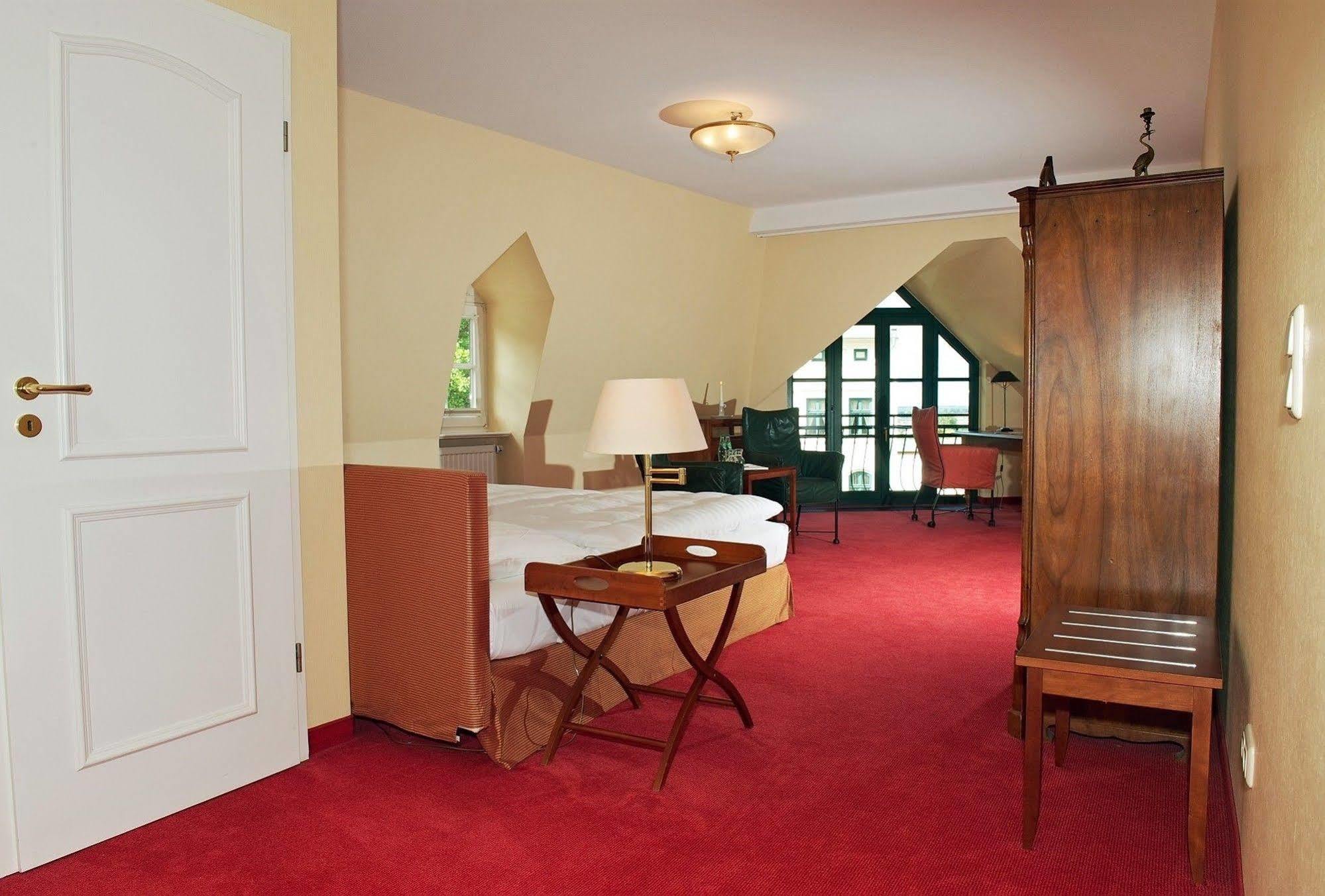 Romantik Hotel Kaufmannshof Берген-ауф-Рюген Экстерьер фото